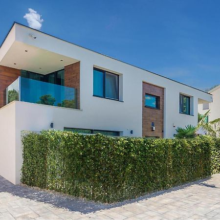 Stunning Apartment In Malinska With Kitchen エクステリア 写真