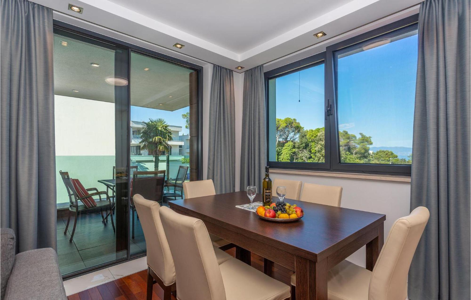 Stunning Apartment In Malinska With Kitchen エクステリア 写真