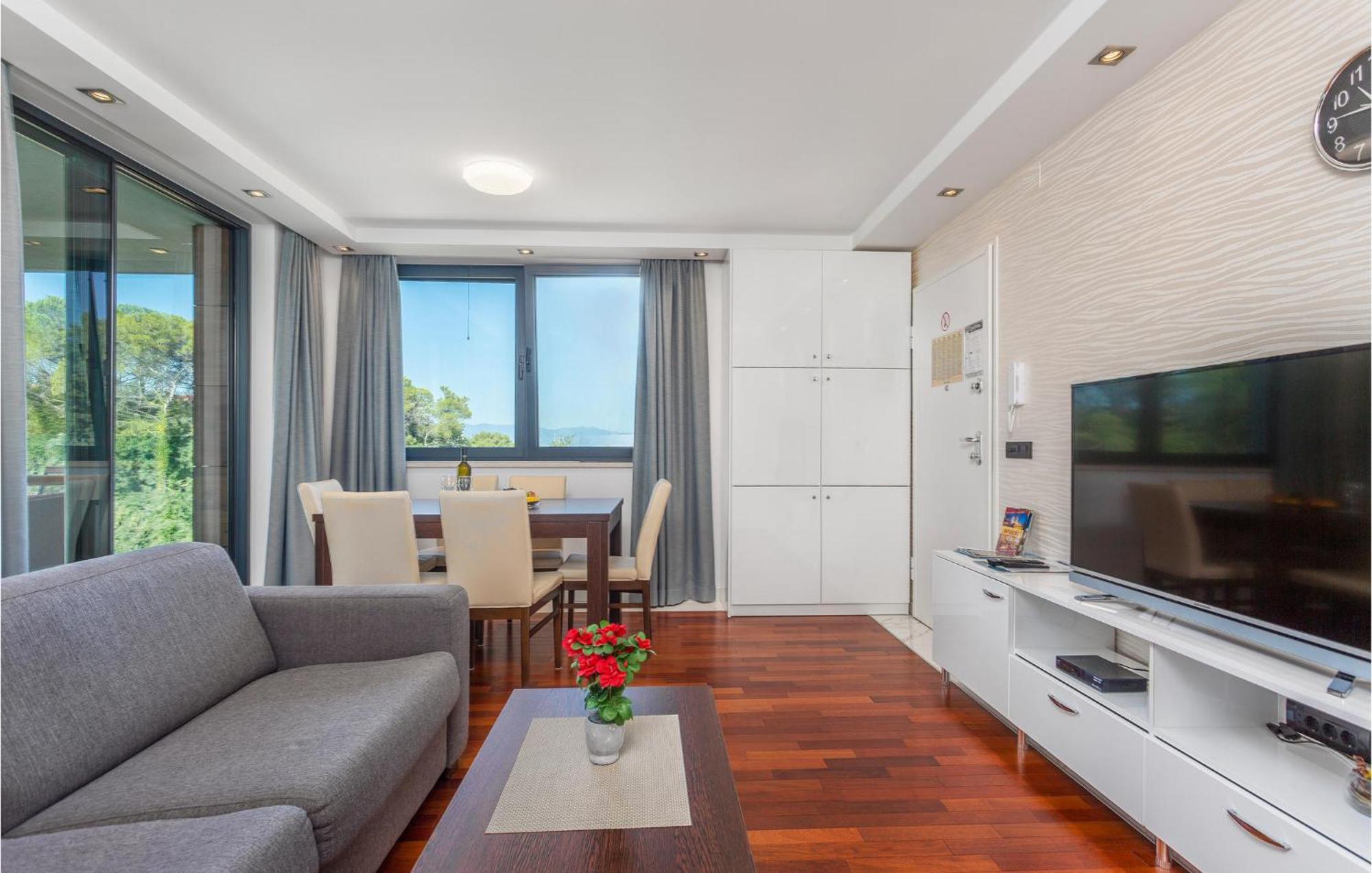 Stunning Apartment In Malinska With Kitchen エクステリア 写真